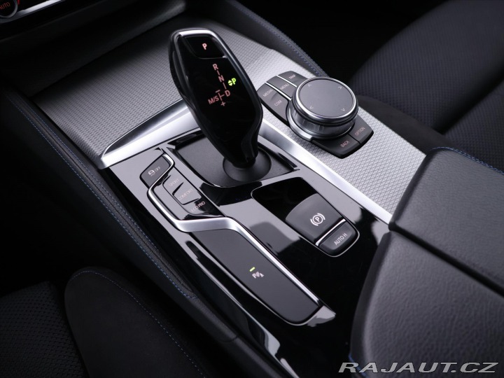 BMW 5 2,0 dA 140kW M-Paket, Zár 2018