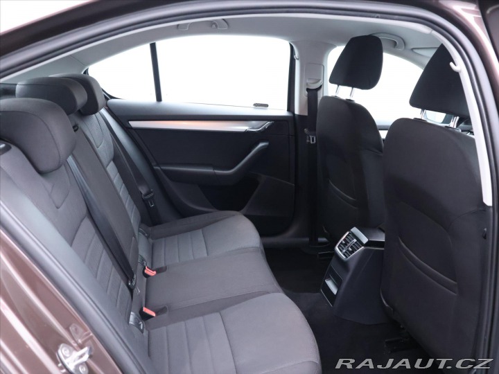Škoda Octavia 1,6 TDI CZ Elegance Serv. 2013