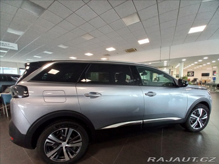 Peugeot 5008 1,5 ALLURE PACK 130k EA 2024