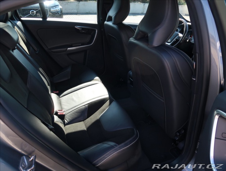 Volvo S60 2,0 T3 R.Design 2015
