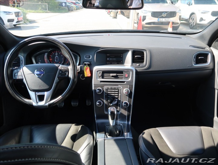 Volvo S60 2,0 T3 R.Design 2015