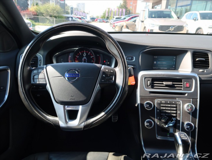 Volvo S60 2,0 T3 R.Design 2015