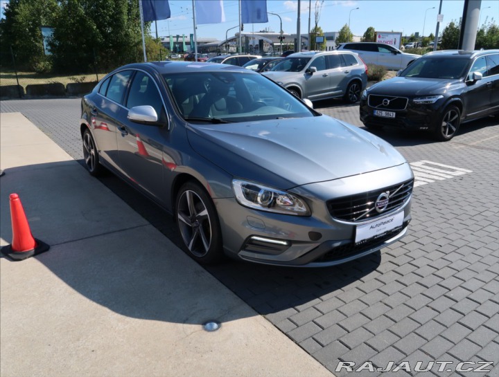 Volvo S60 2,0 T3 R.Design 2015