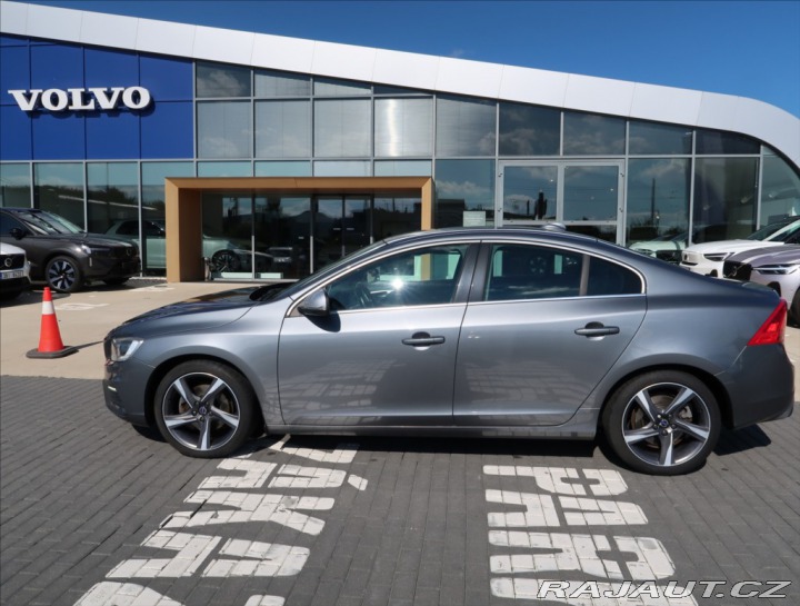 Volvo S60 2,0 T3 R.Design 2015