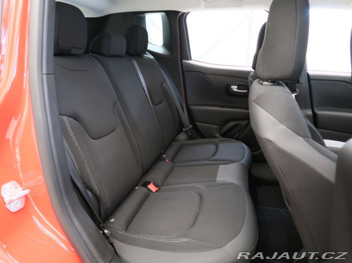 Jeep Renegade 1.5MHEV,CZ,1Maj,LONGITUDE 2023
