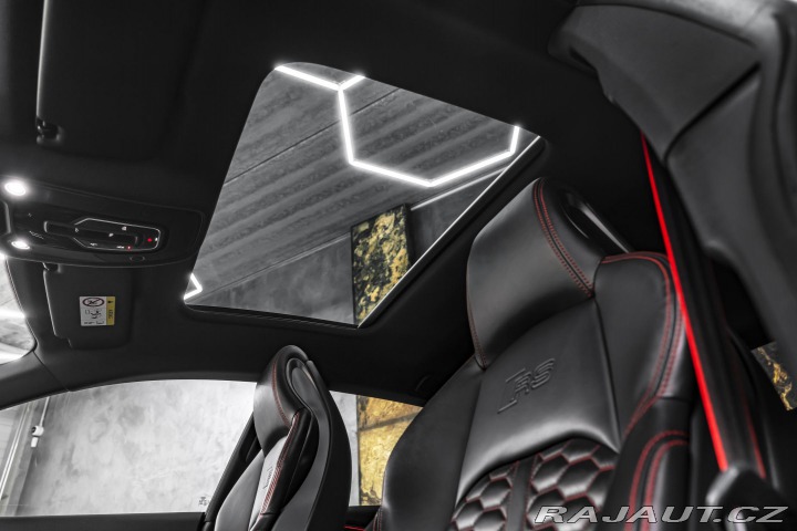 Audi RS5 MASÁŽ/KARBON/ST.OKNO/360 2019