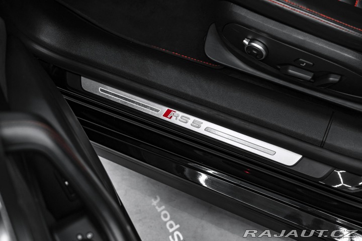 Audi RS5 MASÁŽ/KARBON/ST.OKNO/360 2019
