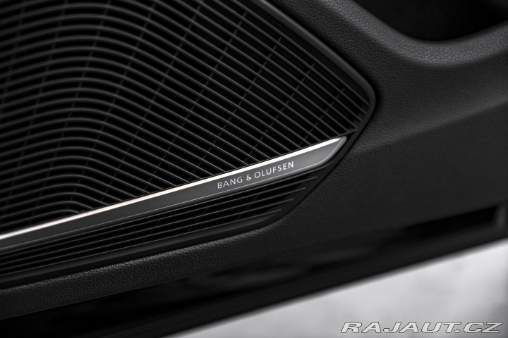 Audi RS5 MASÁŽ/KARBON/ST.OKNO/360 2019
