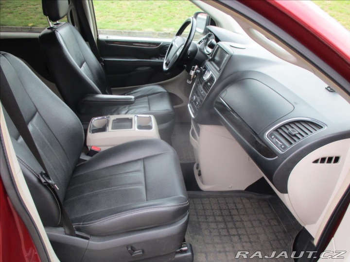 Chrysler Town & Country 3,6 211kw LPG, odp. DPH, 2012