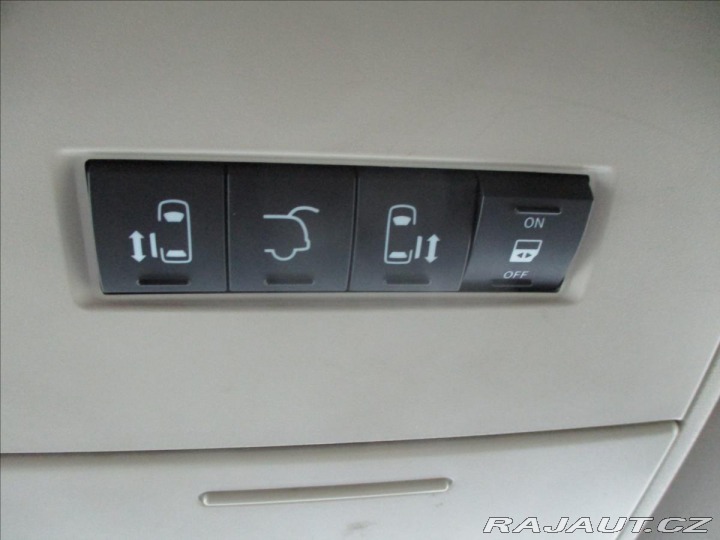 Chrysler Town & Country 3,6 211kw LPG, odp. DPH, 2012