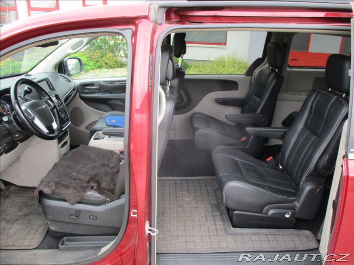 Chrysler Town & Country 3,6 211kw LPG, odp. DPH, 2012