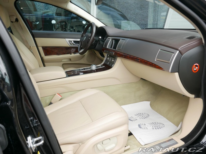 Jaguar XF 3,0L V6 175kW Automat 2008