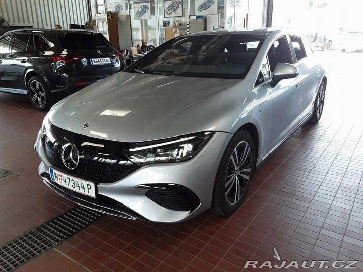 Mercedes-Benz EQE 300 Premium REZERVACE 2024