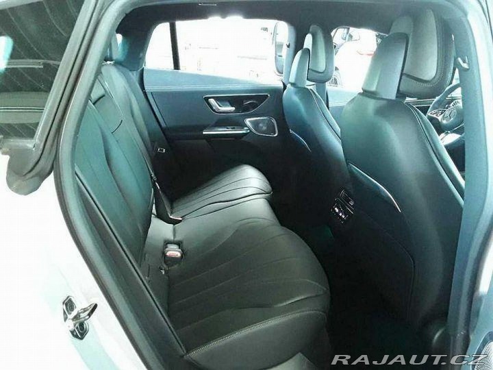 Mercedes-Benz EQE 300 Premium REZERVACE 2024