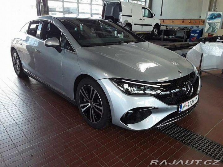 Mercedes-Benz EQE 300 Premium REZERVACE 2024
