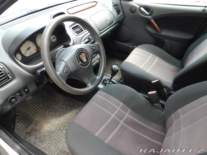 Rover 25 2.0 TD 74 kw 4 L na 100km 2003