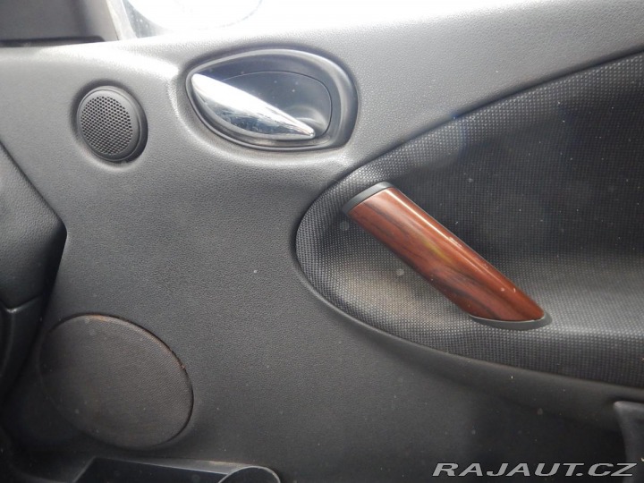 Rover 25 2.0 TD 74 kw 4 L na 100km 2003