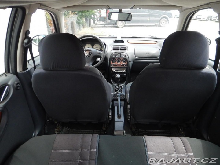 Rover 25 2.0 TD 74 kw 4 L na 100km 2003