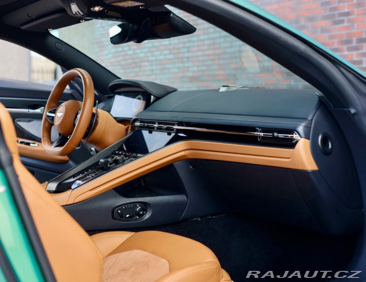 Aston Martin DB12 4.0 V8, Iridiscent Emera 2023