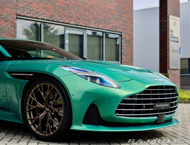 Aston Martin DB12 4.0 V8, Iridiscent Emera 2023