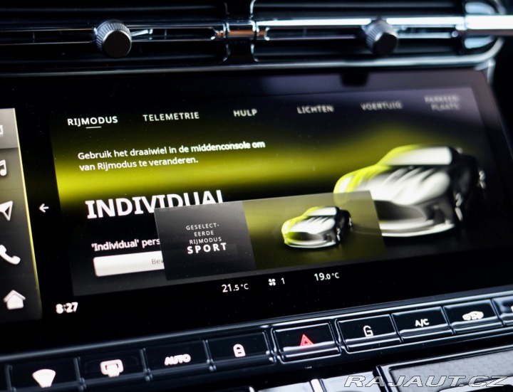 Aston Martin DB12 4.0 V8, Iridiscent Emera 2023