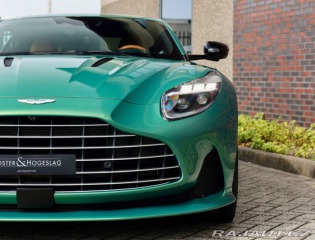 Aston Martin DB12 4.0 V8, Iridiscent Emera 2023