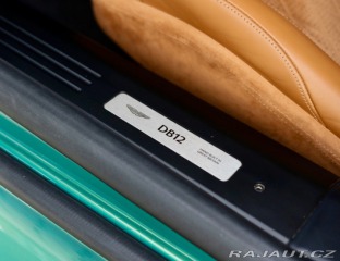 Aston Martin DB12 4.0 V8, Iridiscent Emera 2023