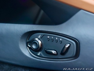Aston Martin DB12 4.0 V8, Iridiscent Emera 2023
