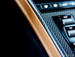 Aston Martin DB12 4.0 V8, Iridiscent Emera 2023