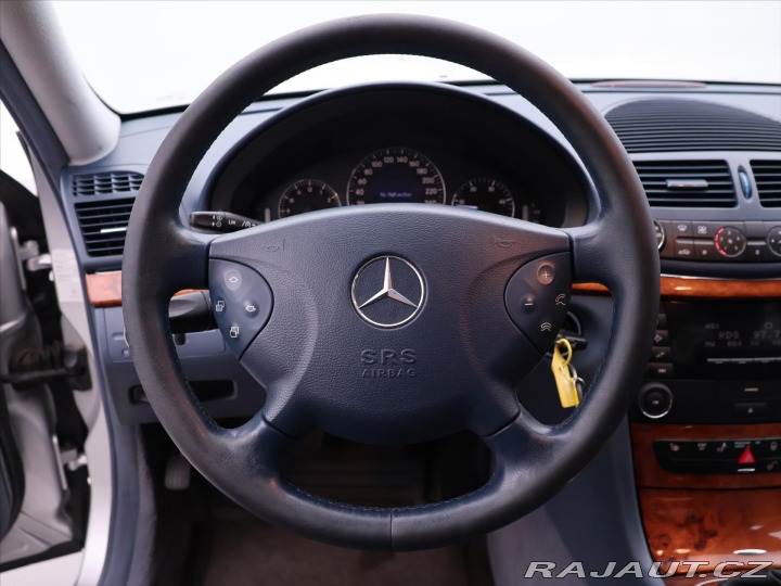 Mercedes-Benz E 2,7 270CDI 130kW Elegance 2003
