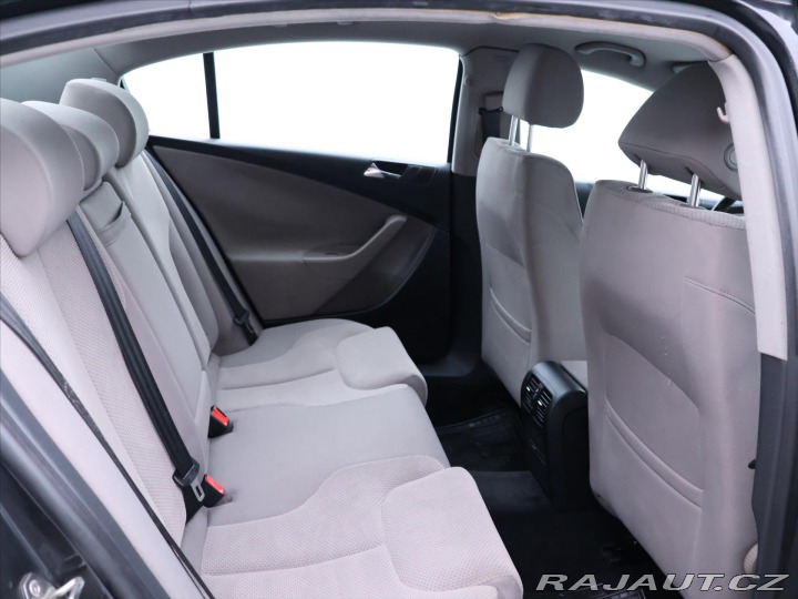 Volkswagen Passat 2,0 TDI 103kW DSG CZ Serv 2006