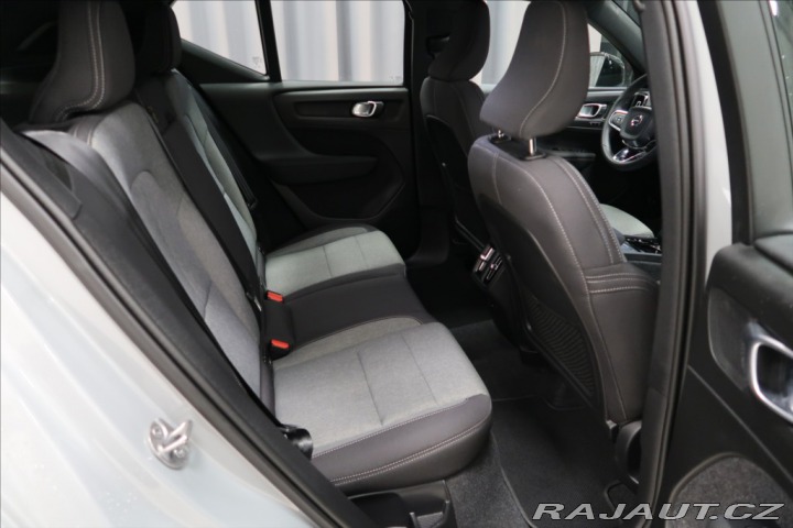 Volvo XC40 2,0 Plus, B3 Mild hybrid, 2024