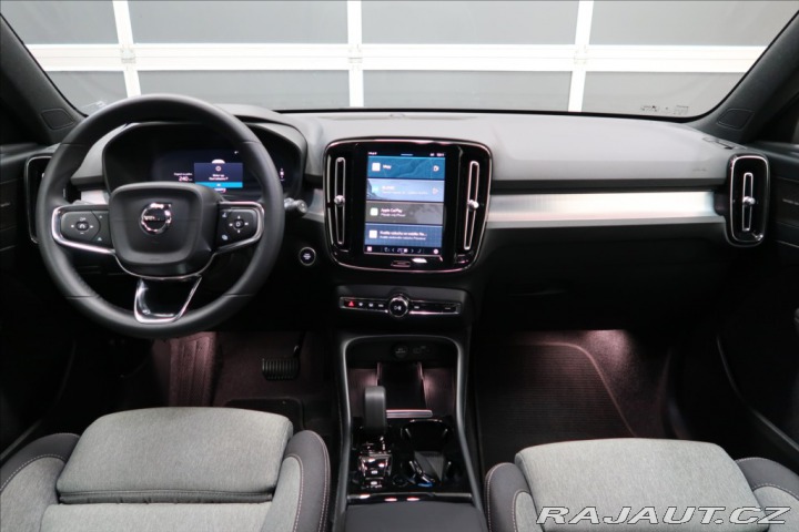 Volvo XC40 2,0 Plus, B3 Mild hybrid, 2024