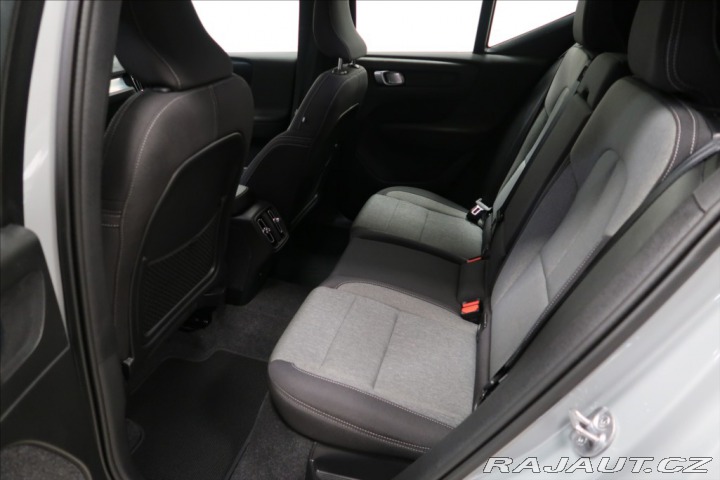 Volvo XC40 2,0 Plus, B3 Mild hybrid, 2024