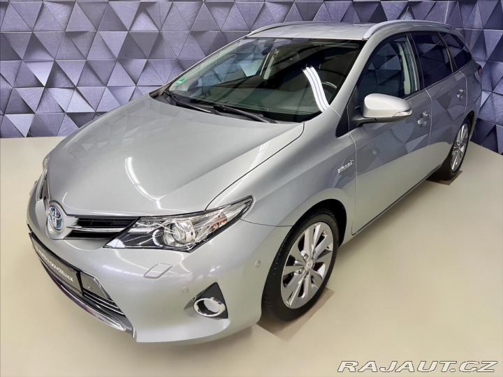 Toyota Auris 1,8 HYBRID e-CVT TS STYLE 2014