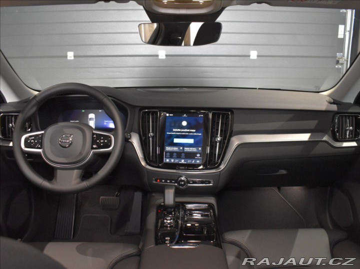 Volvo V60 2,0 T8 Plus Dark 2025