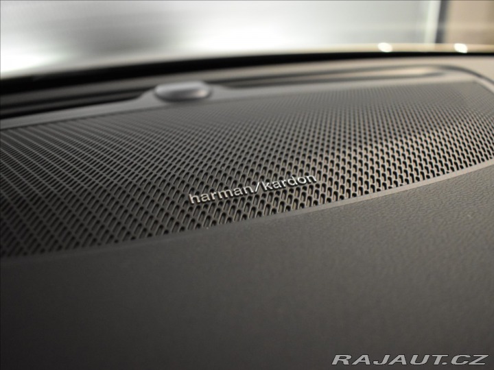 Volvo V60 2,0 T8 Plus Dark 2025