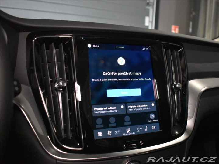 Volvo V60 2,0 T8 Plus Dark 2025