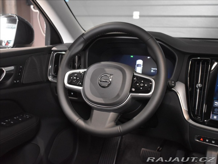 Volvo V60 2,0 T8 Plus Dark 2025
