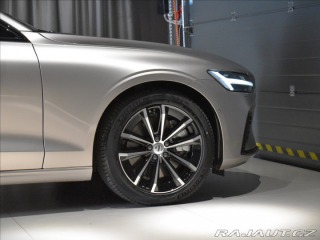 Volvo V60 2,0 T8  Plus Dark 2025