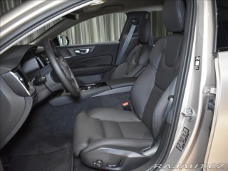 Volvo V60 2,0 T8  Plus Dark 2025