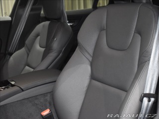 Volvo V60 2,0 T8  Plus Dark 2025