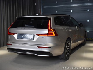 Volvo V60 2,0 T8  Plus Dark 2025