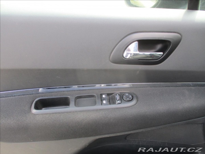 Peugeot 3008 1,6 HDI 110k Premium, po 2009