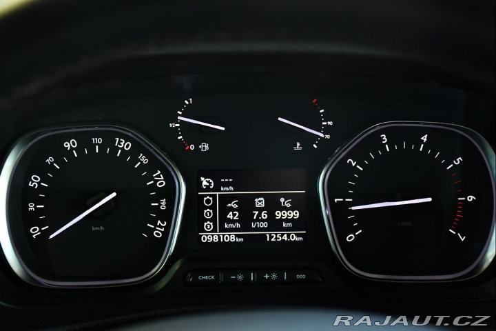 Opel Zafira 2.0CDTi LIFE HUD TAŽNÉ 1. 2020