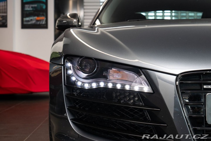 Audi R8 Manuál/V8 FSI 2011