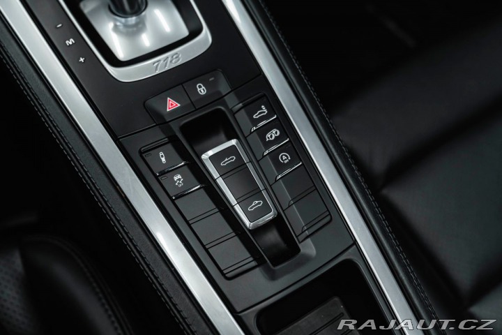 Porsche Boxster 718, CHRONO, PASM, VÝFUKY 1800