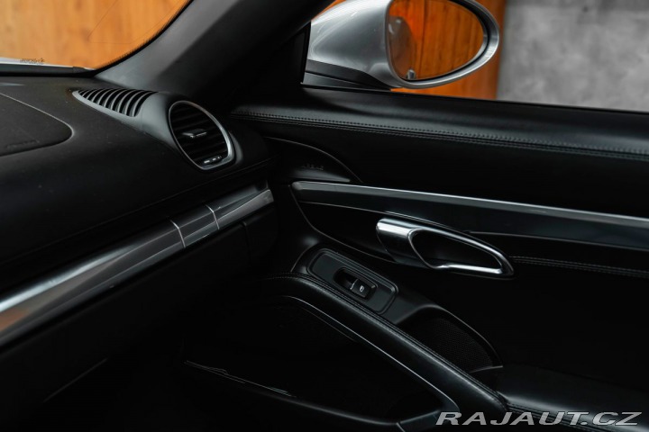 Porsche Boxster 718, CHRONO, PASM, VÝFUKY 1800