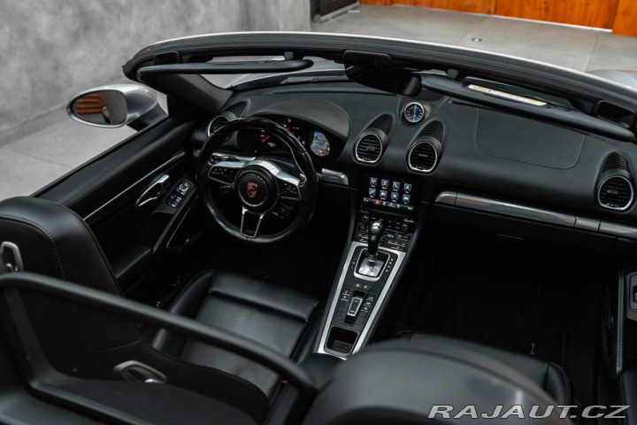 Porsche Boxster 718, CHRONO, PASM, VÝFUKY 1800