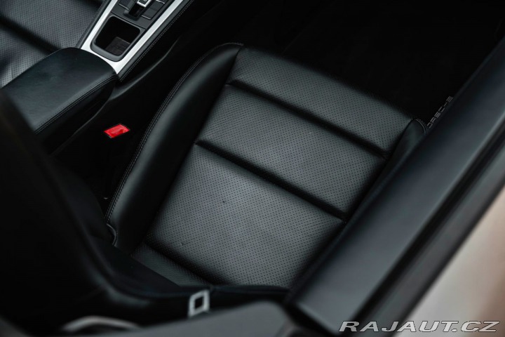 Porsche Boxster 718, CHRONO, PASM, VÝFUKY 1800